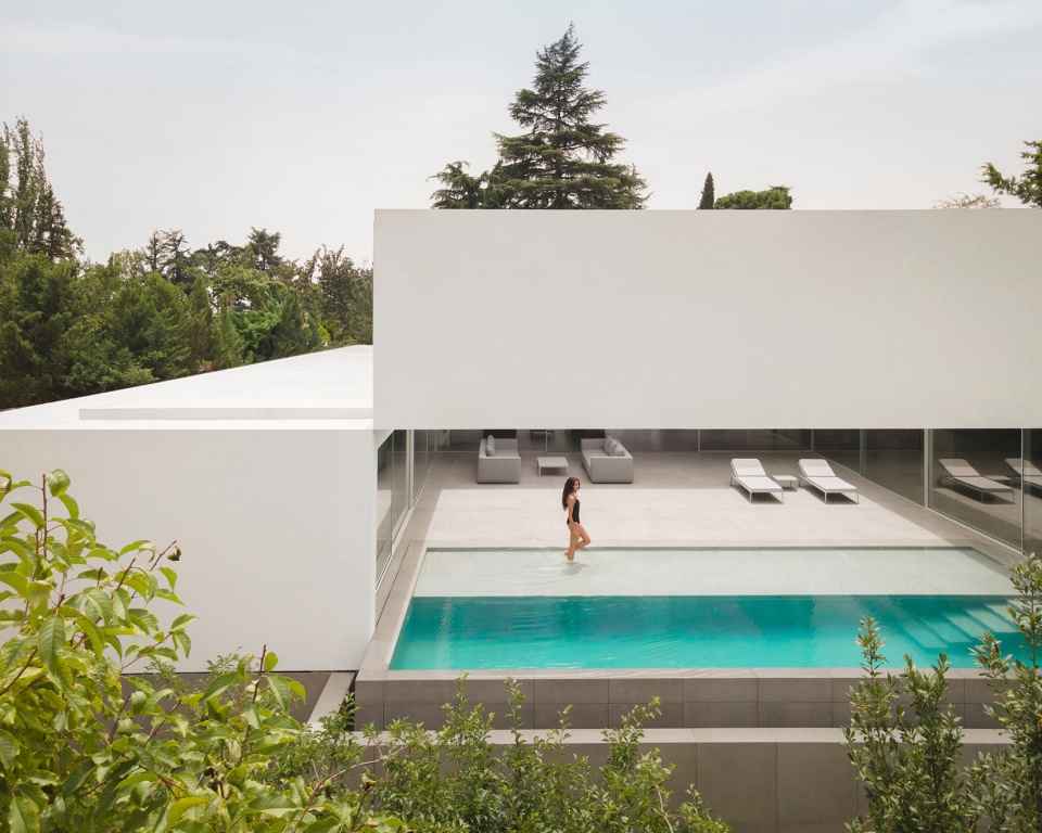 compluvium house by fran silvestre arquitectos