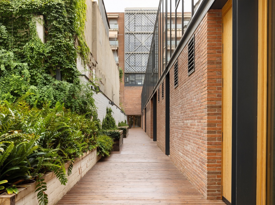 knem offices by b720 fermin vazquez arquitectos
