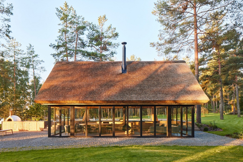 pool house by heima architects