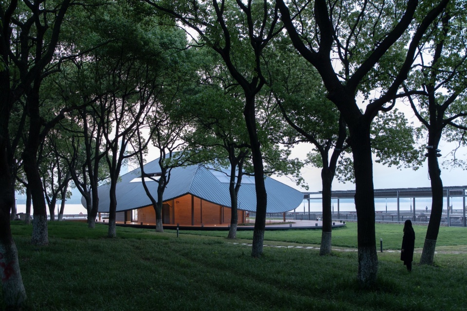 jinji lake pavilion no 1 by galaxy arch