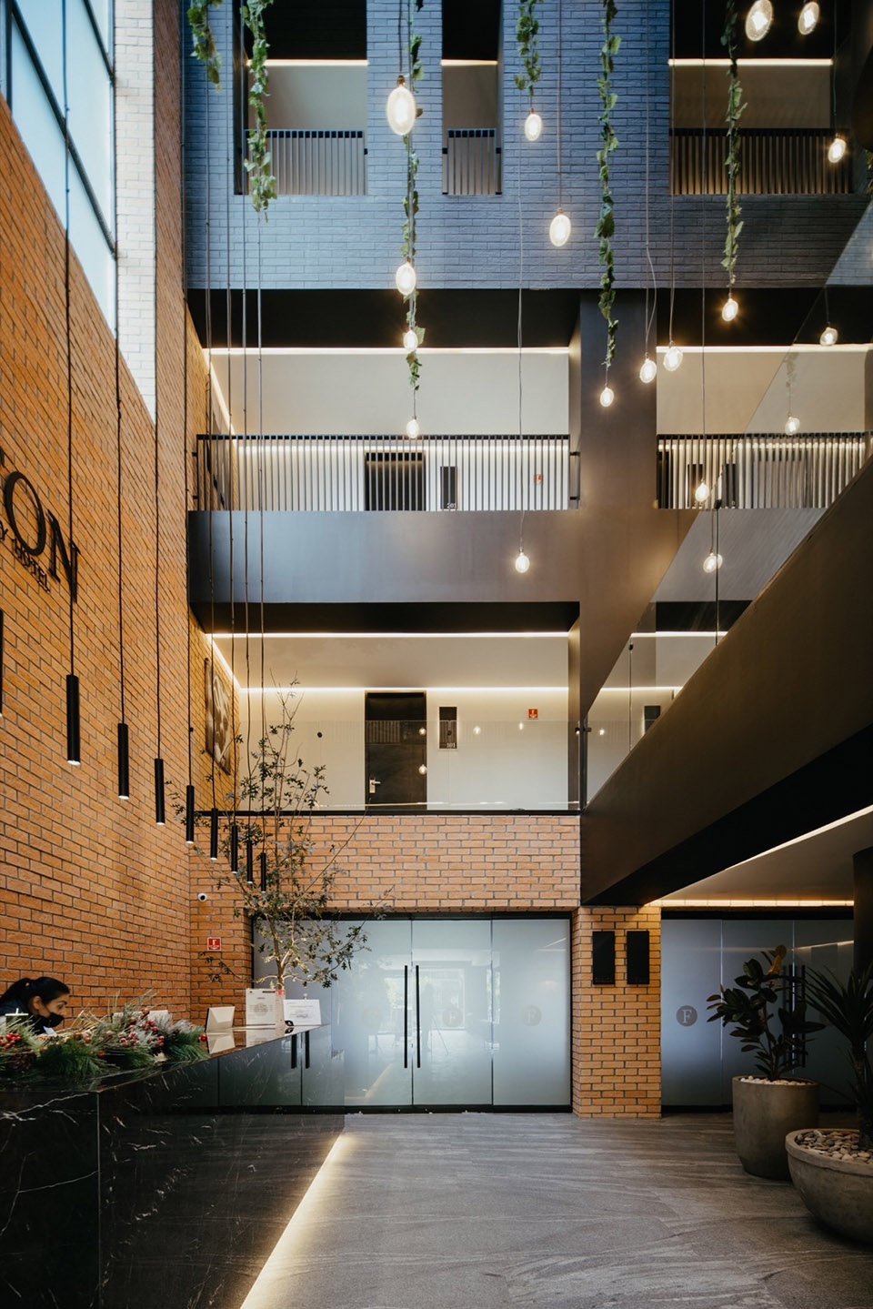 Fulton Business Luxury Hotel by Blending Dots