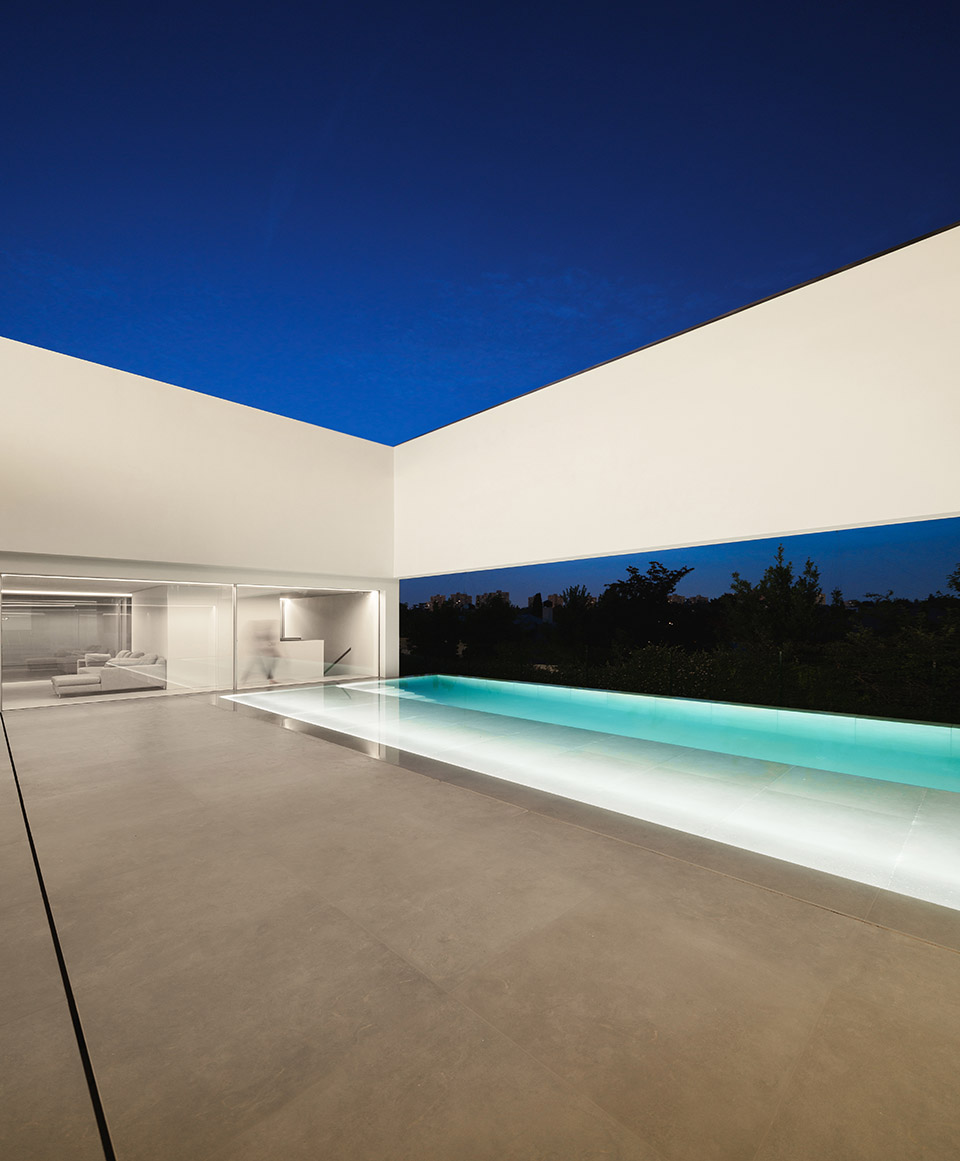 compluvium house by fran silvestre arquitectos