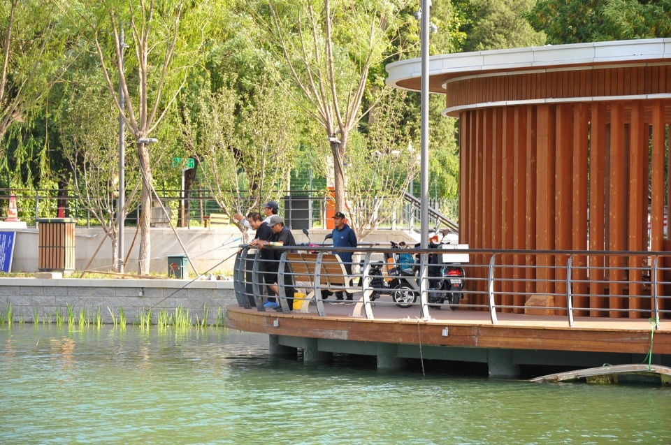 beijing liangma river waterfront landscape corridor by aecom
