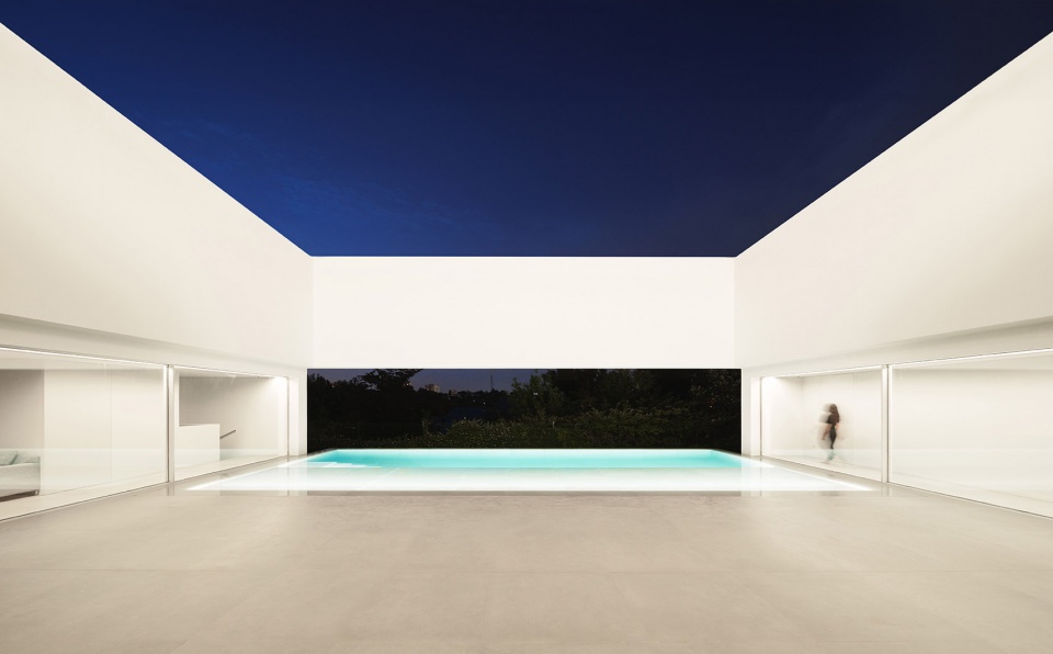 compluvium house by fran silvestre arquitectos