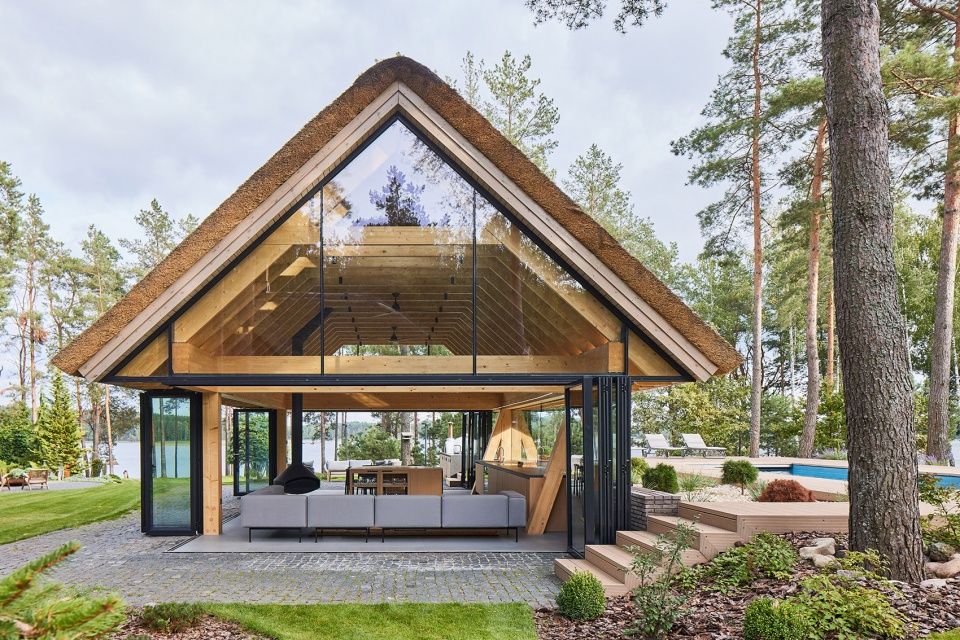 pool house by heima architects