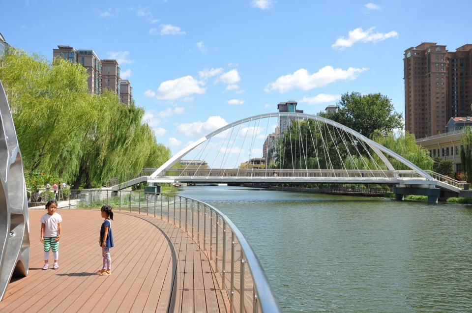 beijing liangma river waterfront landscape corridor by aecom