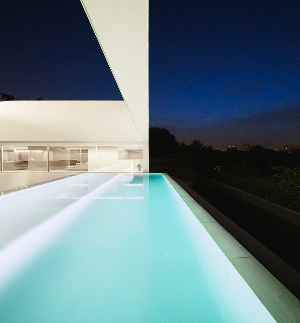 compluvium house by fran silvestre arquitectos