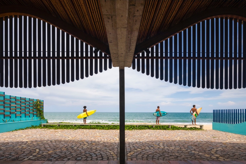 gutter house by atelier daniel florez