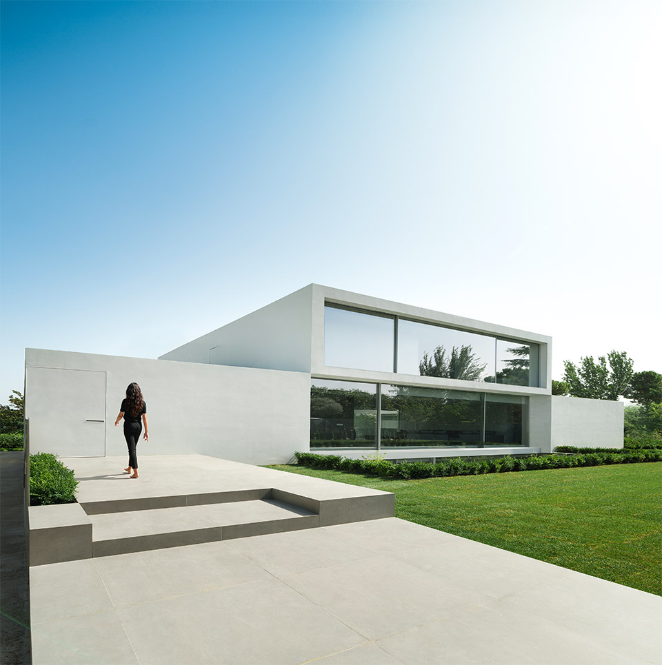 compluvium house by fran silvestre arquitectos