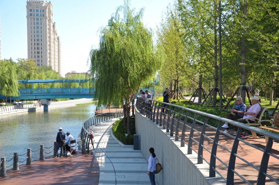 beijing liangma river waterfront landscape corridor by aecom