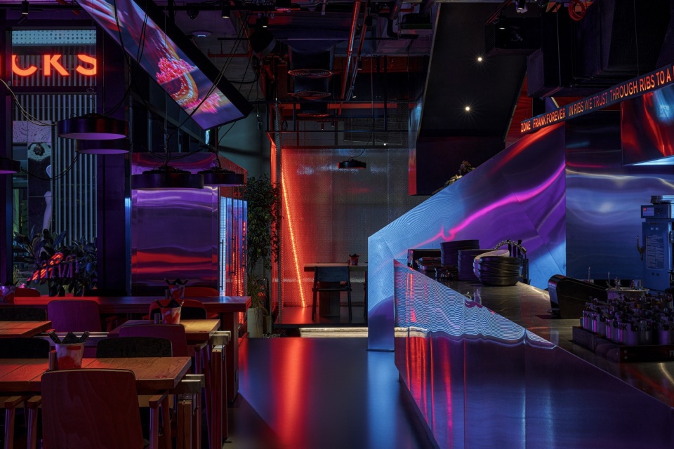 frank restaurant by da bureau