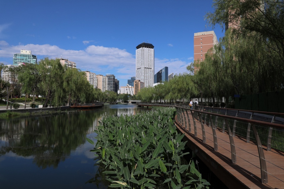 beijing liangma river waterfront landscape corridor by aecom