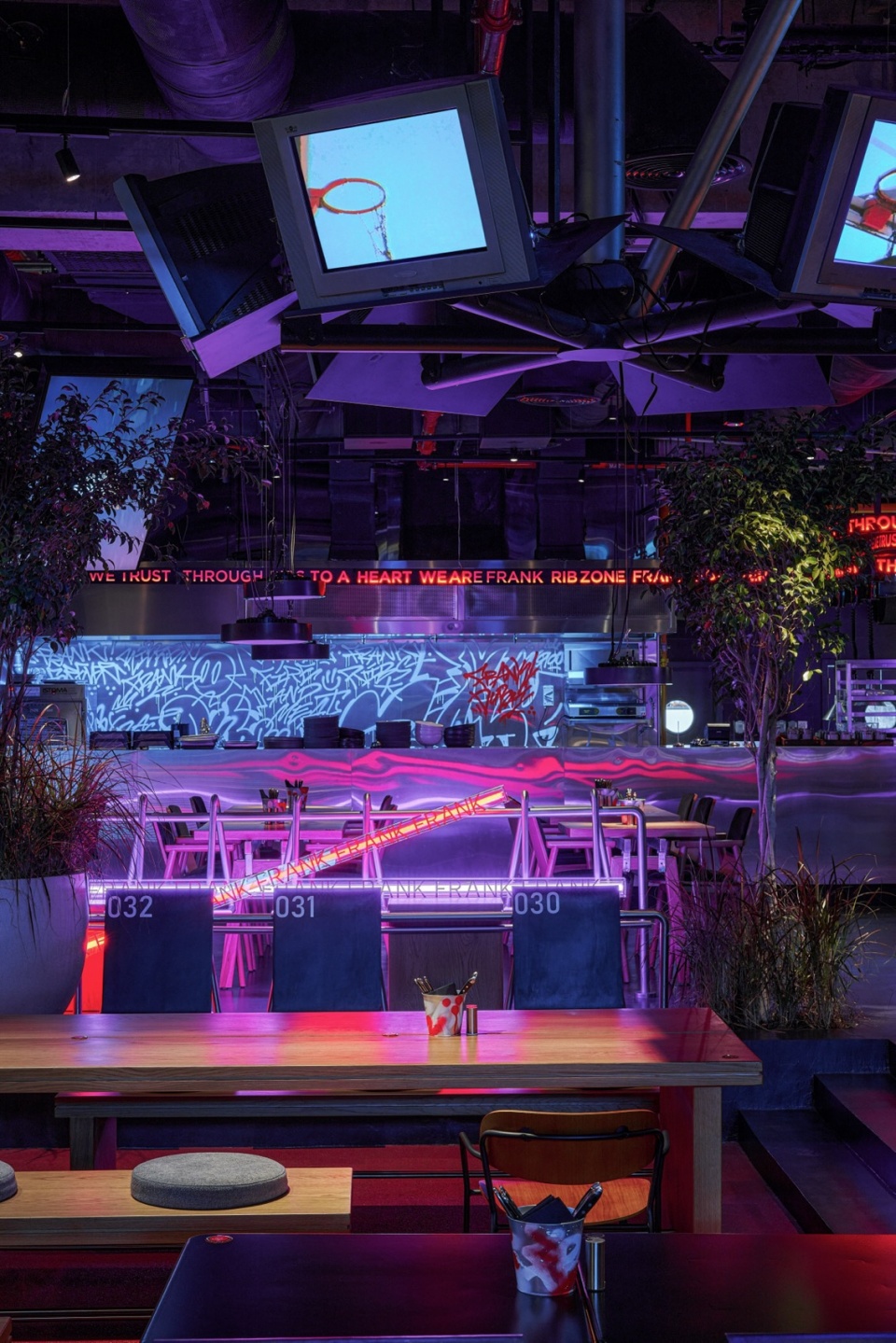 frank restaurant by da bureau