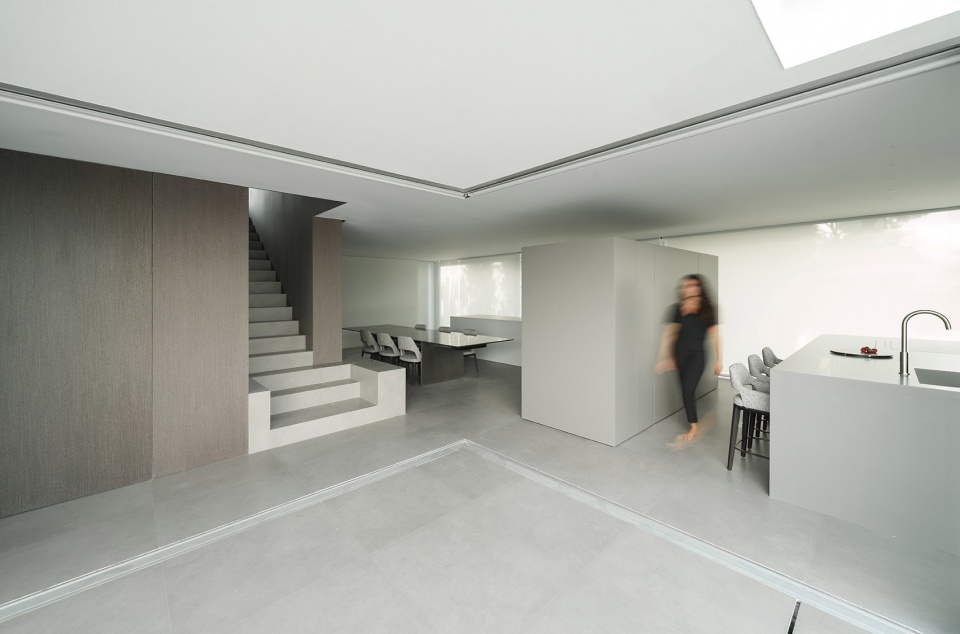 compluvium house by fran silvestre arquitectos