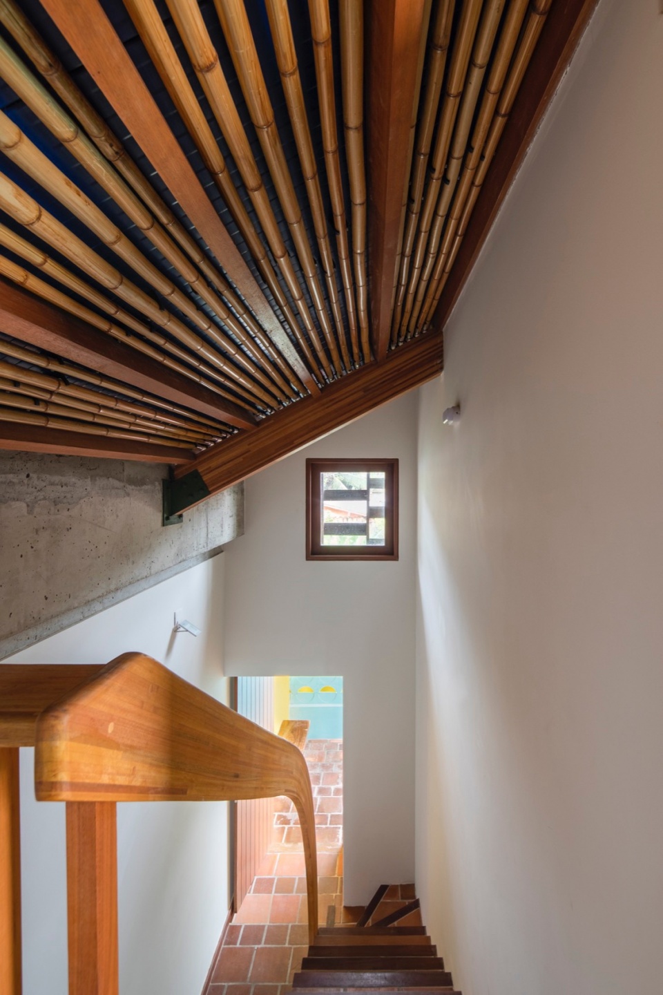 gutter house by atelier daniel florez
