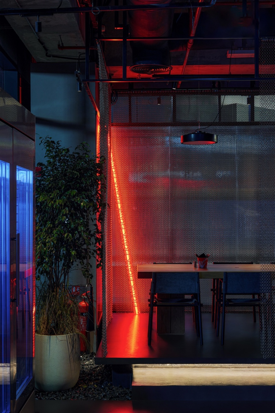 frank restaurant by da bureau