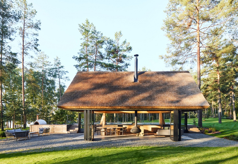 pool house by heima architects