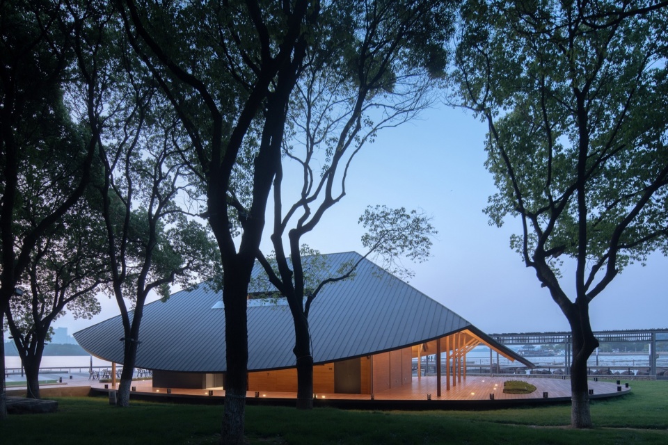 jinji lake pavilion no 1 by galaxy arch