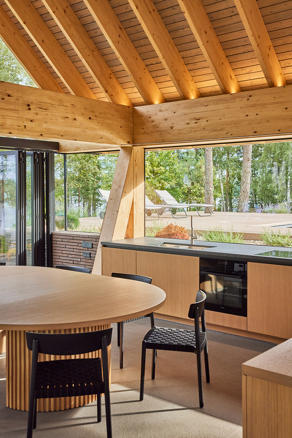 pool house by heima architects