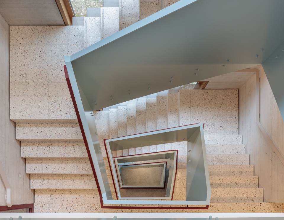 public facilities building at jonction geneva by lacroix chessex