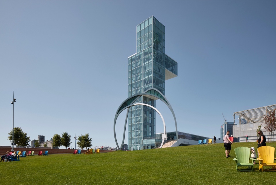 Port of Montreal Tower and Grand Quai Provencher Roy and NIPPAYSAGE