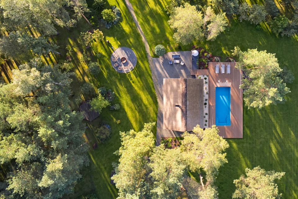 pool house by heima architects
