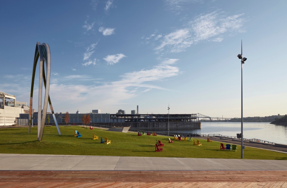 Port of Montreal Tower and Grand Quai Provencher Roy and NIPPAYSAGE