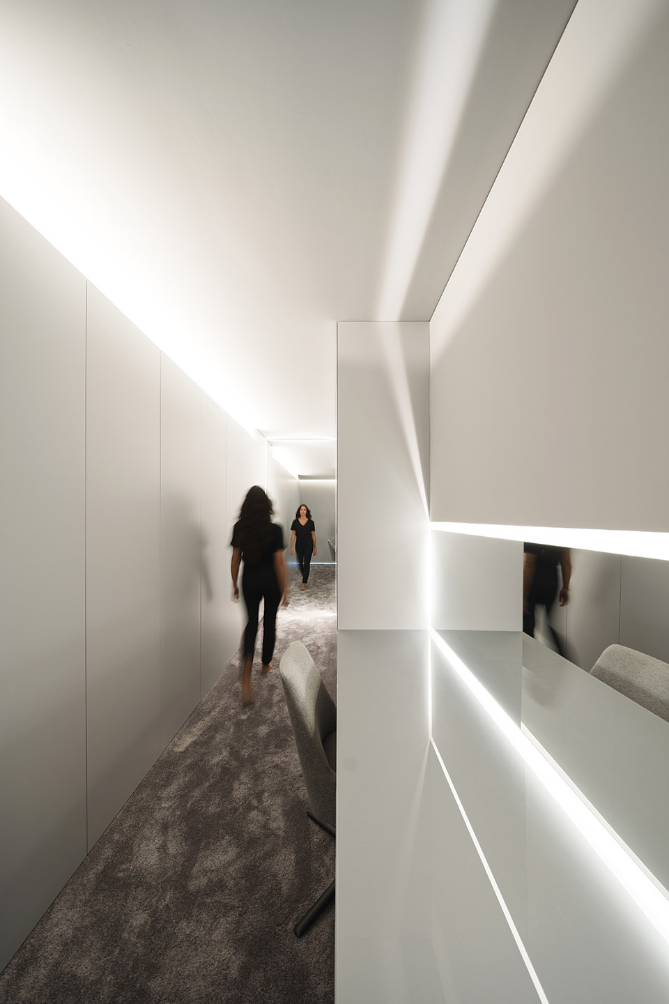 compluvium house by fran silvestre arquitectos