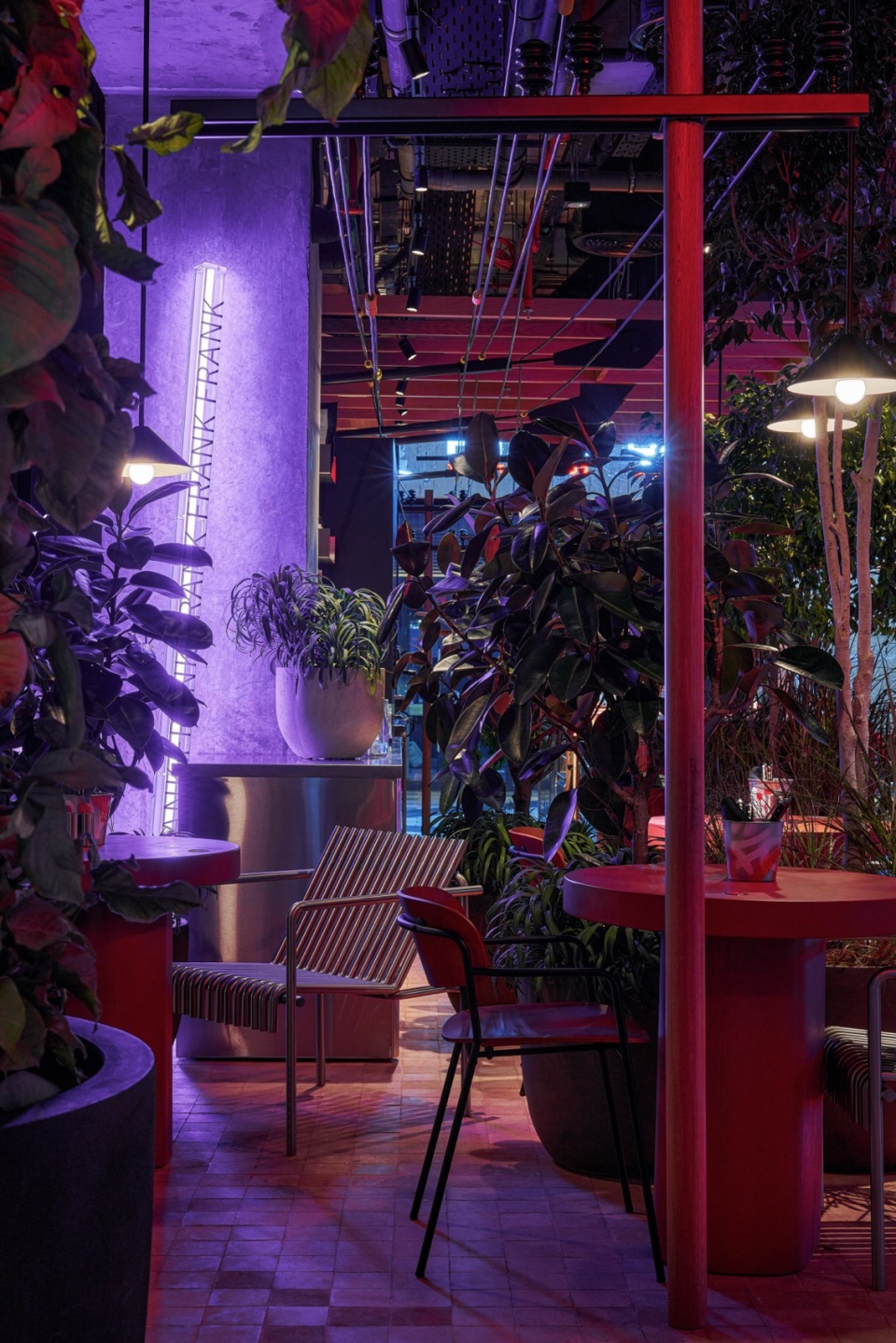 frank restaurant by da bureau