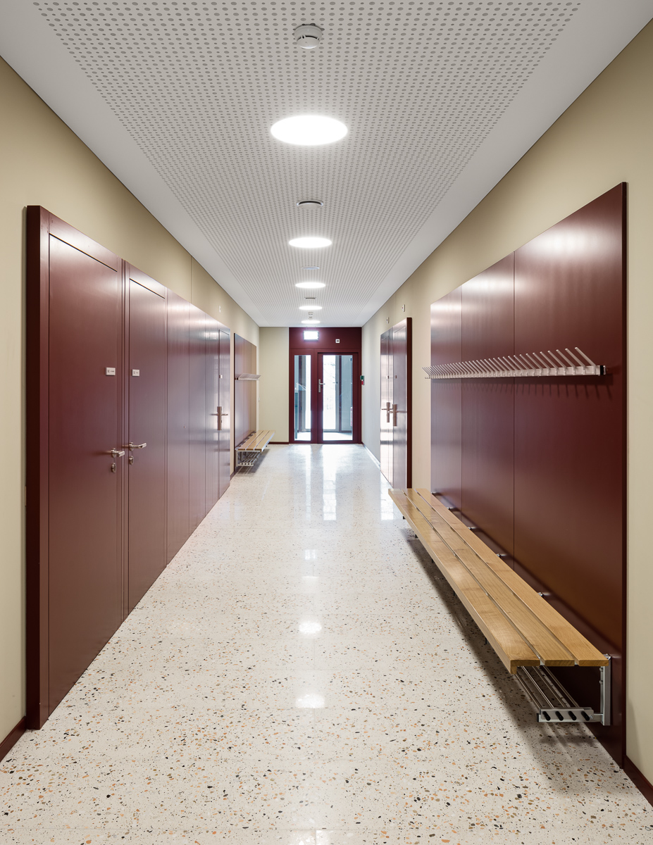 public facilities building at jonction geneva by lacroix chessex