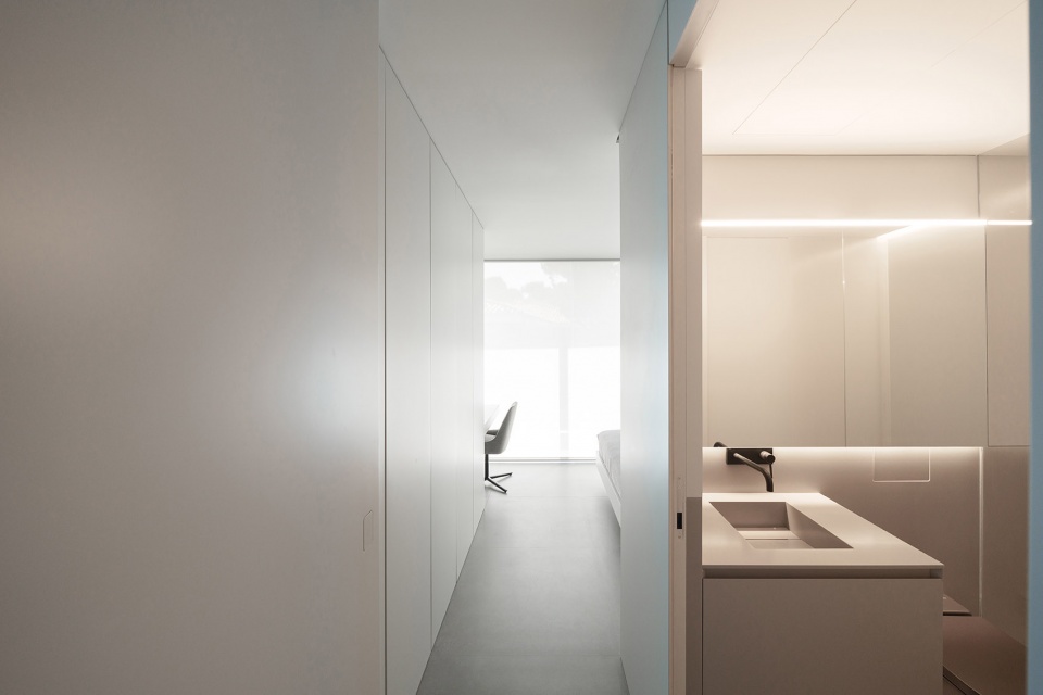 compluvium house by fran silvestre arquitectos
