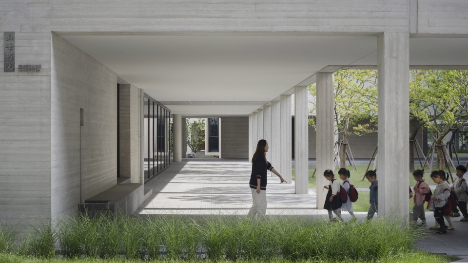 suzhou mountain bilingual school landscape by open zscape