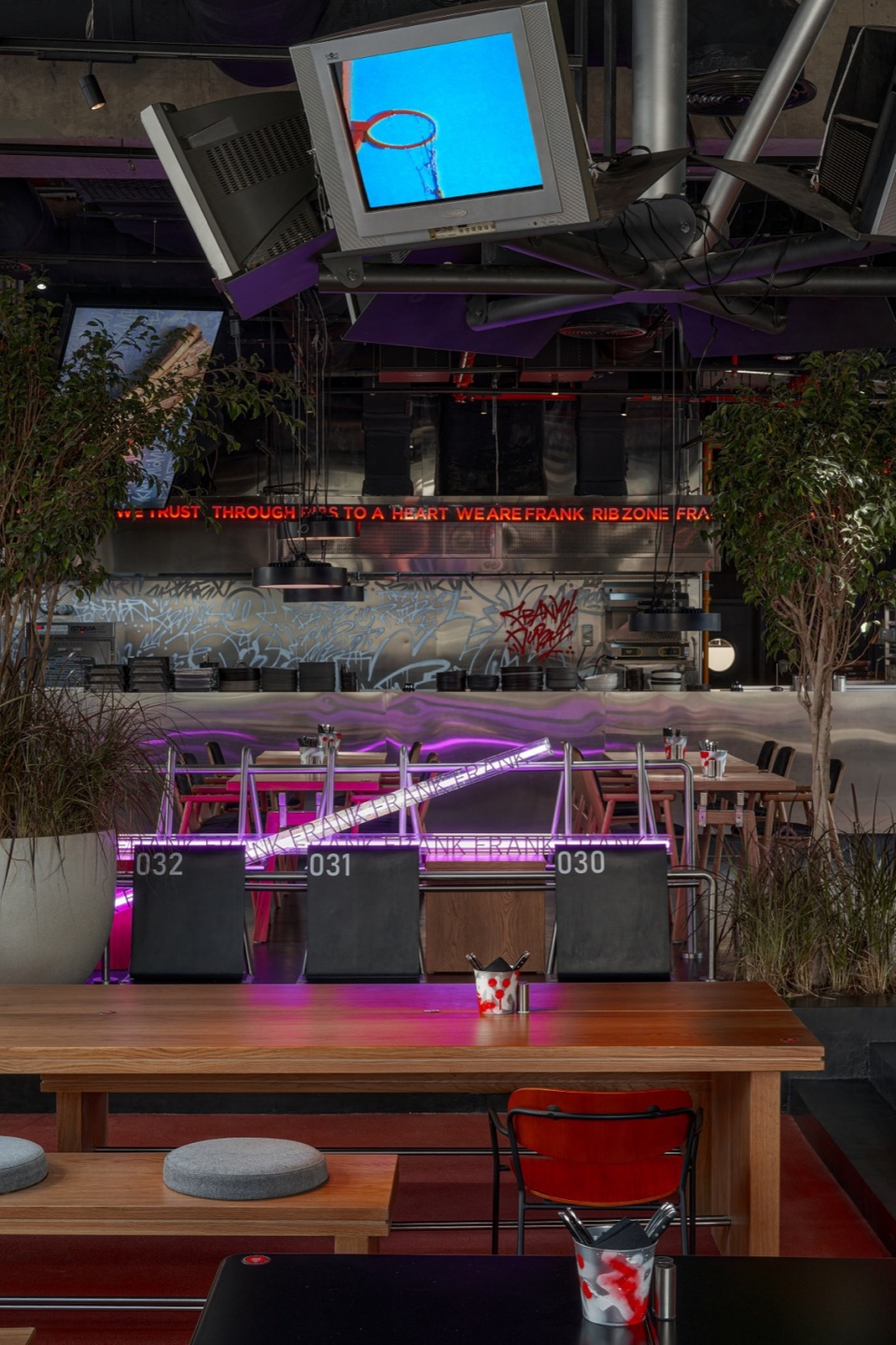 frank restaurant by da bureau