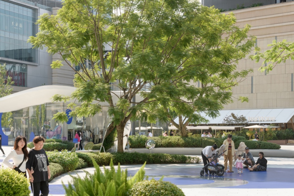 chengdu mixc public plaza renovation by flo