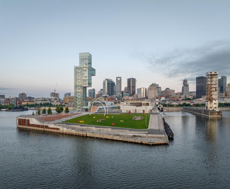 Port of Montreal Tower and Grand Quai Provencher Roy and NIPPAYSAGE