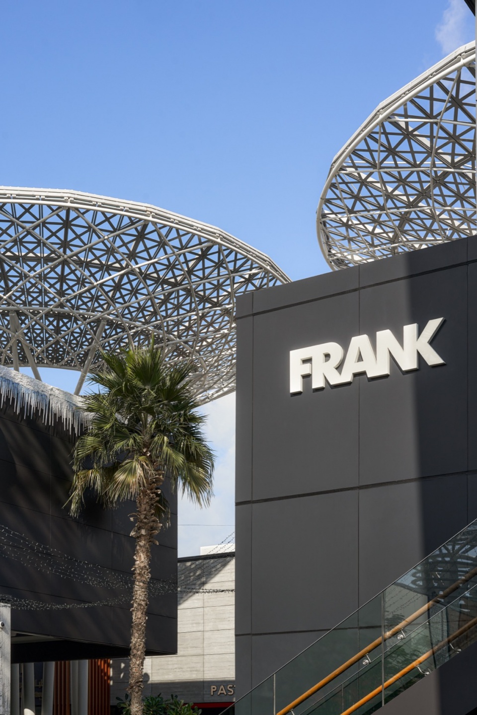 frank restaurant by da bureau