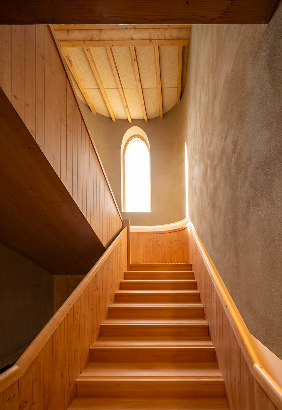 charleval healthcare center by combas architectes