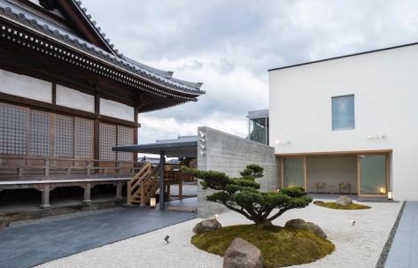 酒店氛围的藏骨堂，日本 / teamSTAR
