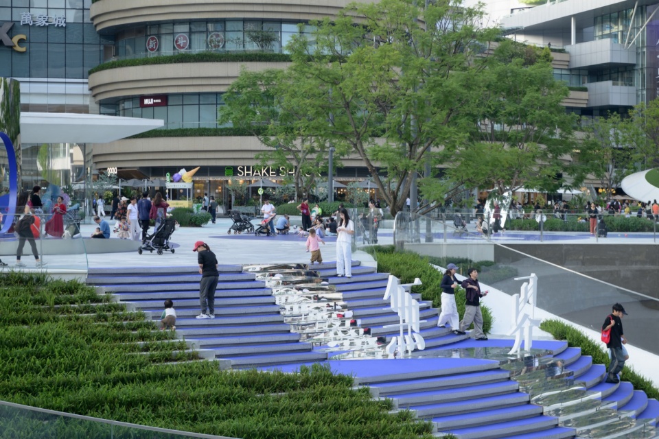 chengdu mixc public plaza renovation by flo