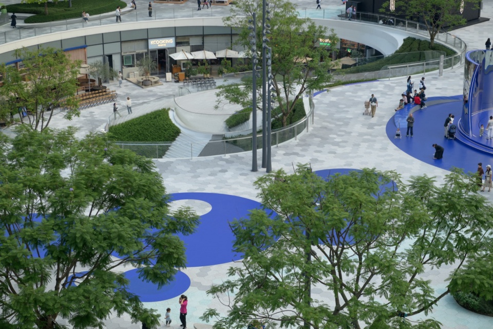 chengdu mixc public plaza renovation by flo