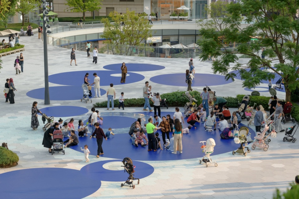 chengdu mixc public plaza renovation by flo