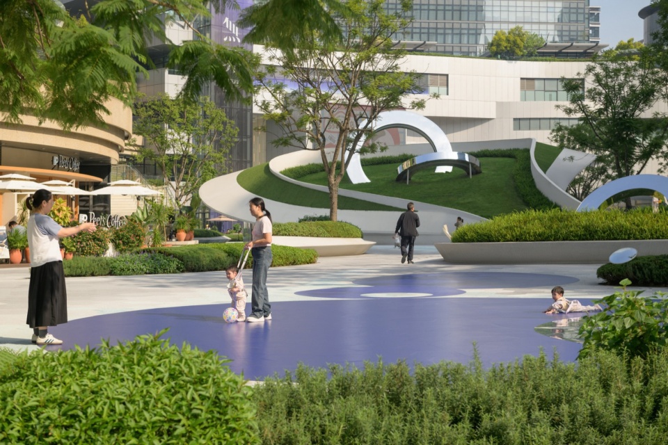 chengdu mixc public plaza renovation by flo