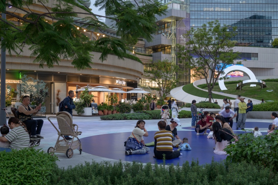 chengdu mixc public plaza renovation by flo