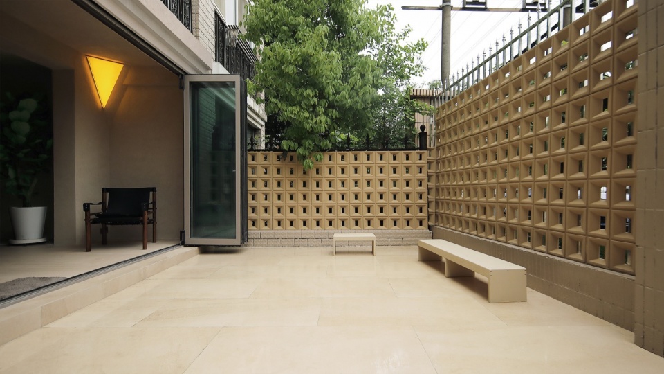 院落Frontyard the rustic house by atelier habitant