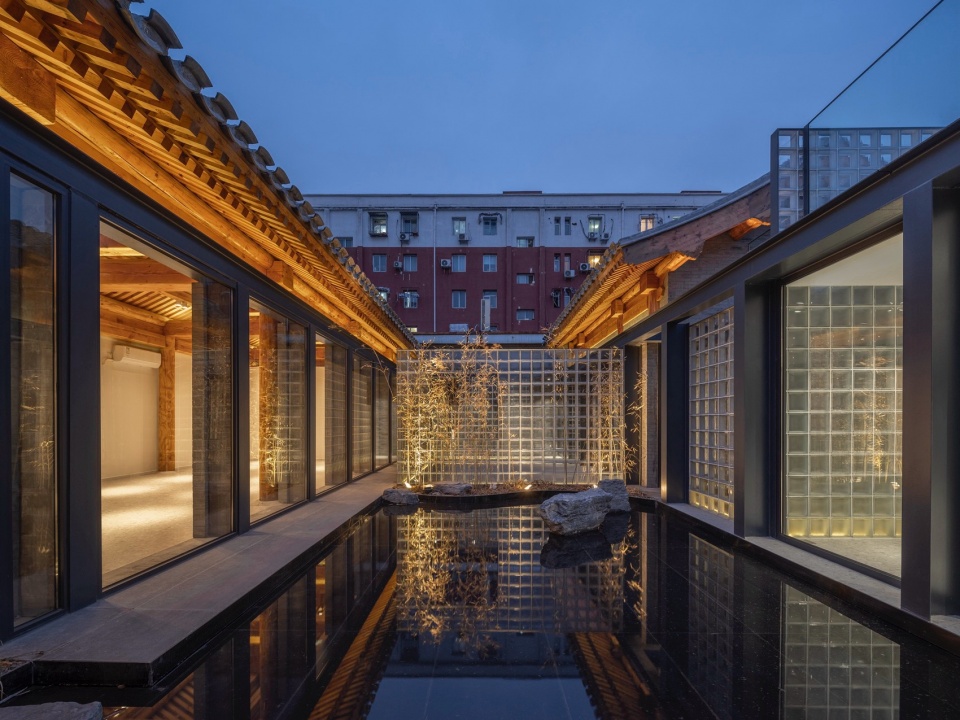Banfen pool photograph by Jin Weiqi