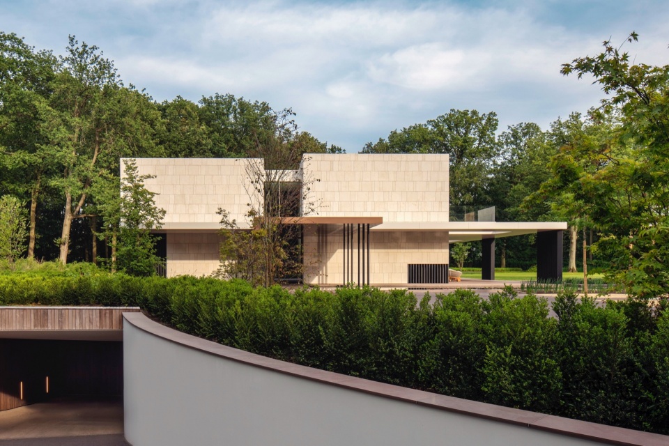 SAOTA BE FlandersHouse EXT 001 001 AL HR