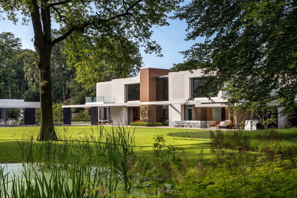 SAOTA BE FlandersHouse EXT 002 016 AL HR
