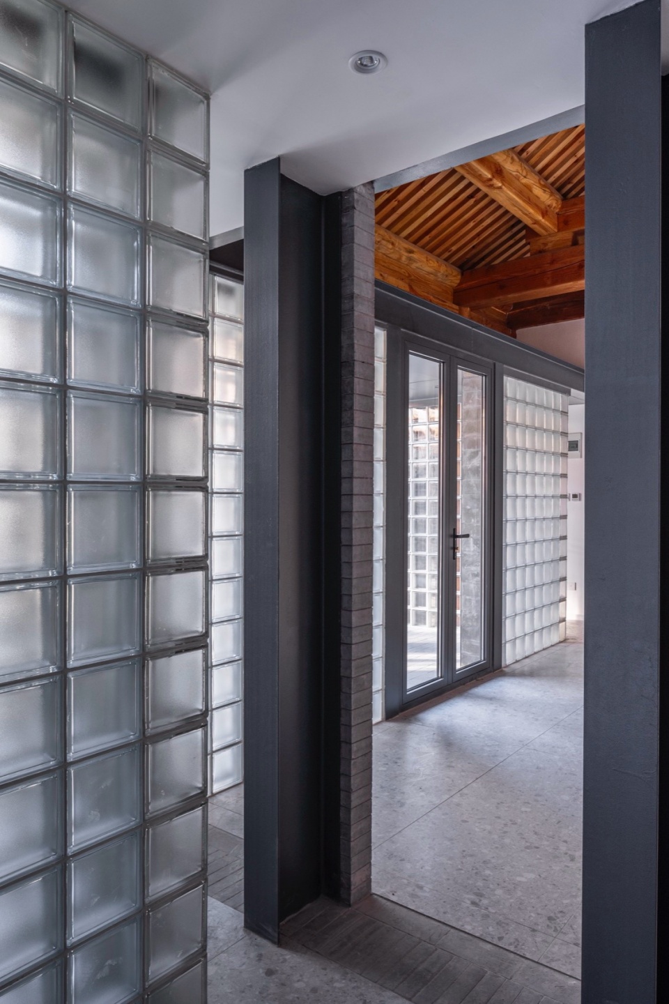 view from gallery photograph by Jin Weiqi