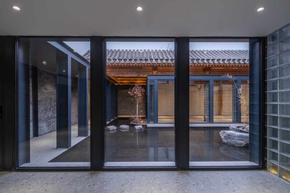 view of Banfen pool photograph by Jin Weiqi