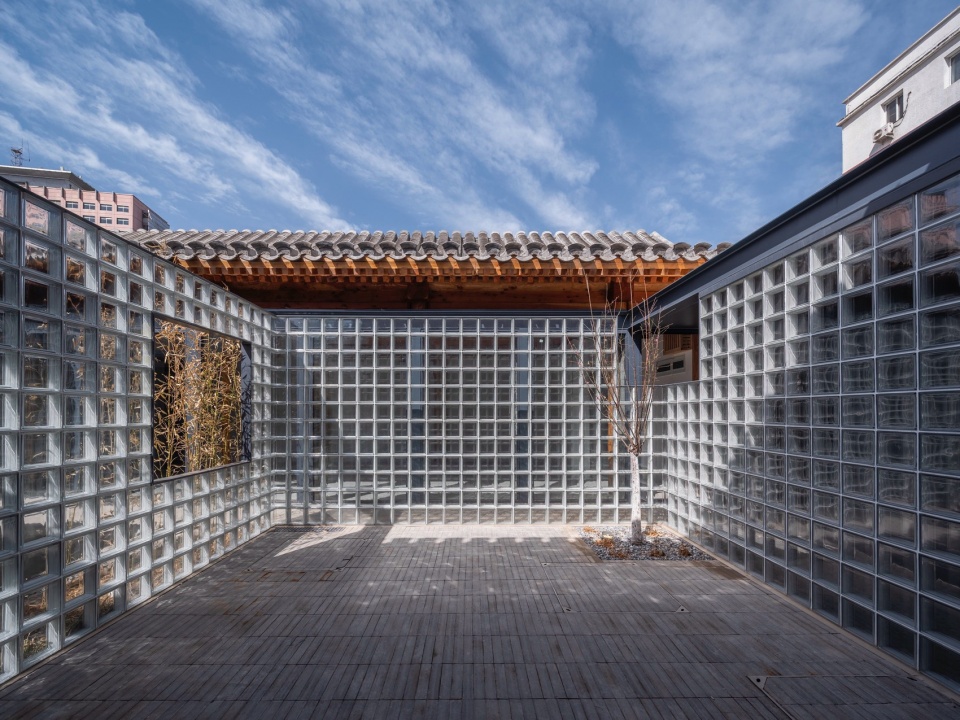 yifang Yard photograph by Jin Weiqi